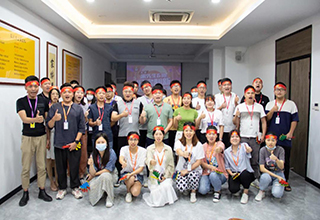 使命必达！“家先生618旧房翻新全民狂欢节”誓师大会召开